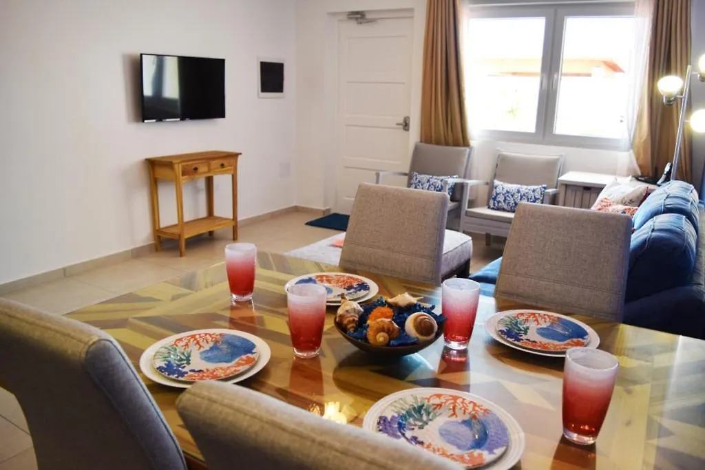 Daire Steps To Eagle Beach Condo #10 Palm Beach